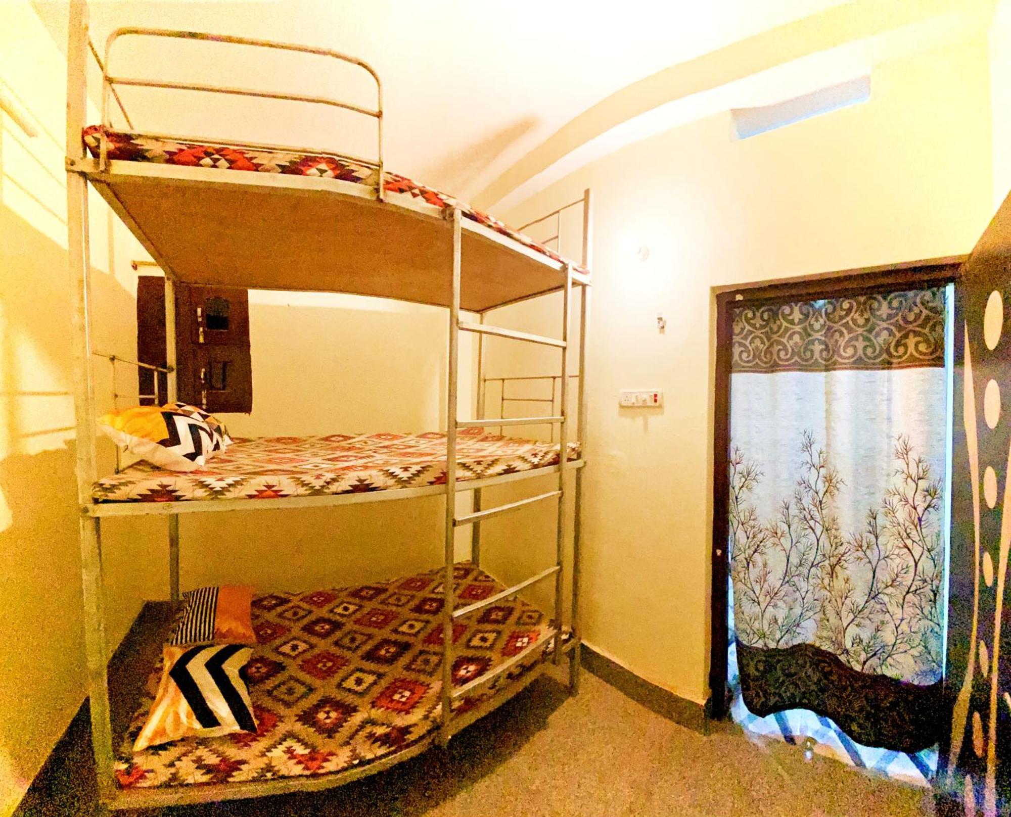 Hostel Nikunj Dorme Rājgīr Exterior foto